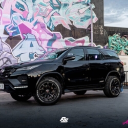 Car gallery image 1