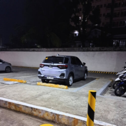 Car gallery image 2