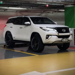 Car gallery image 4