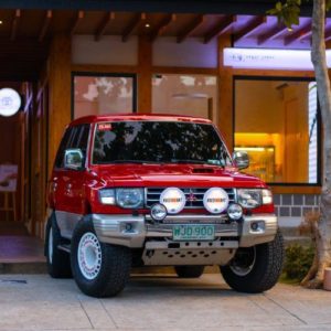 Creamy Pajero Mitsubishi Pajero thumbnail