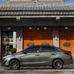 Car gallery image 2