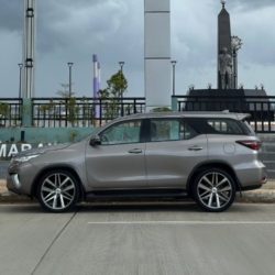 Car gallery image 4