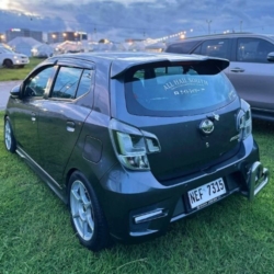 Car gallery image 4