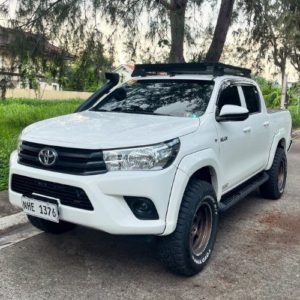 trpl.blck Toyota Hilux thumbnail