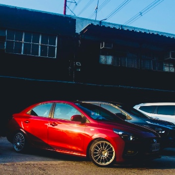 ELMO Hyundai Reina thumbnail