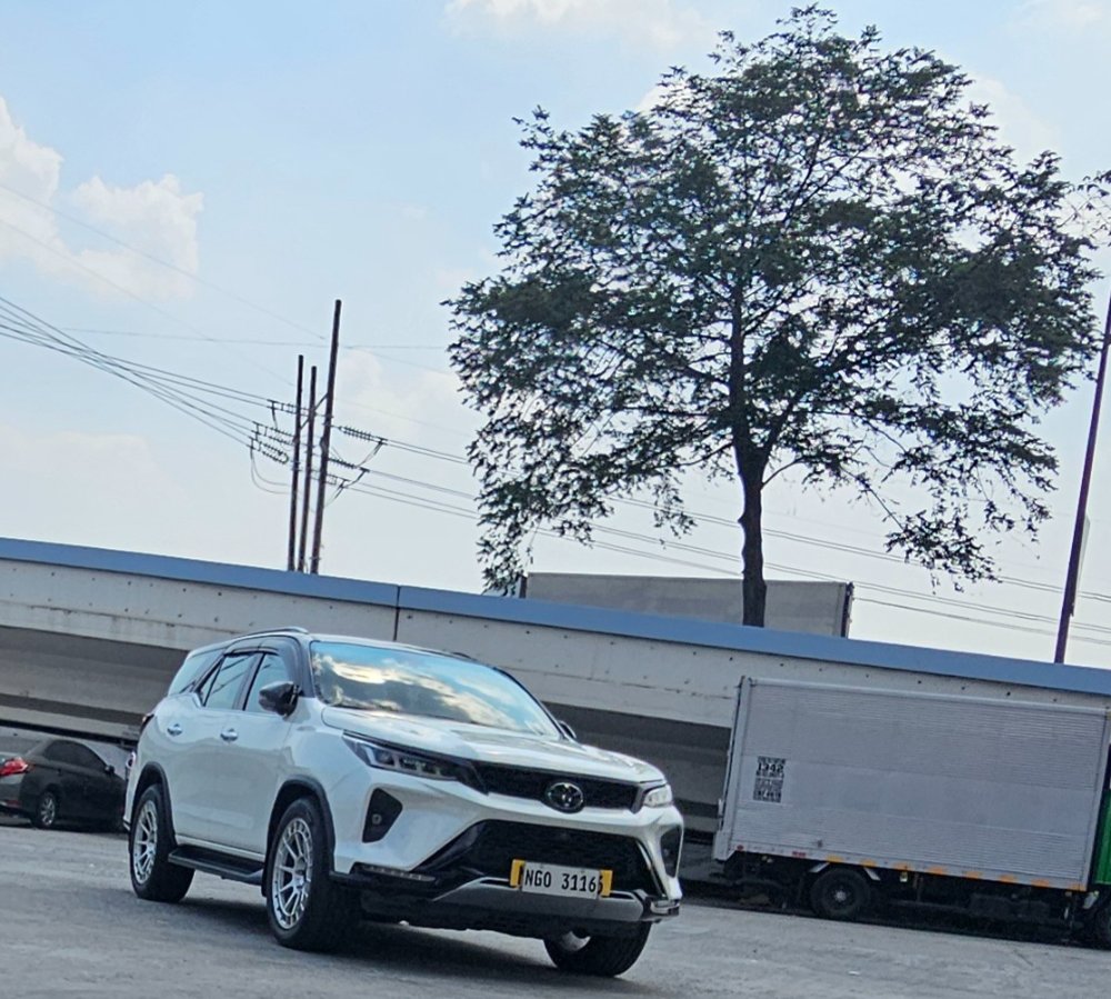 FORTY Toyota Fortuner thumbnail