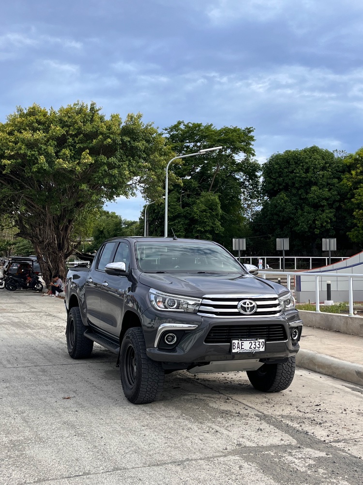 Toyota Hilux thumbnail