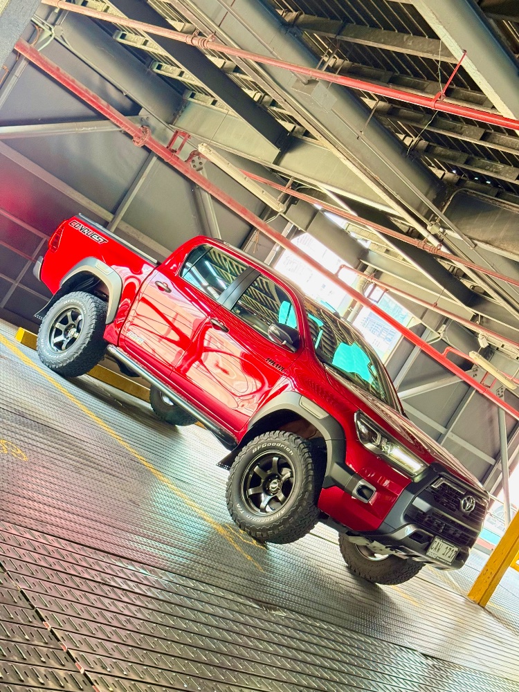 Toyota Hilux thumbnail