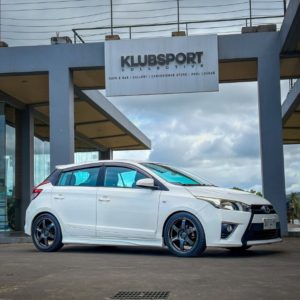 d.white.yaris Toyota Yaris thumbnail