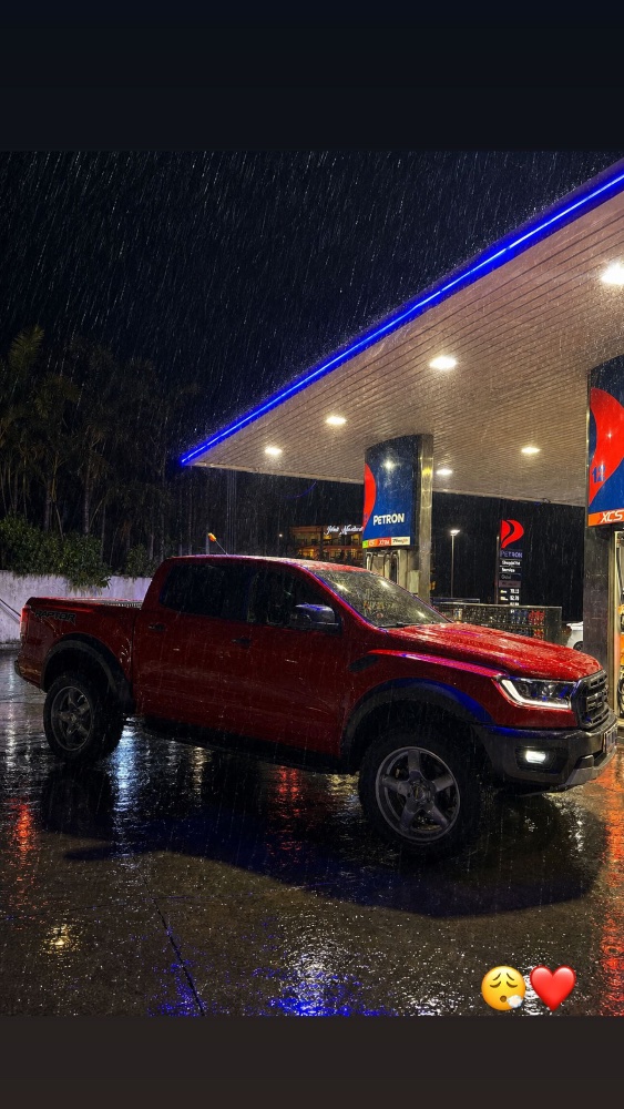 Ford Ranger Raptor thumbnail