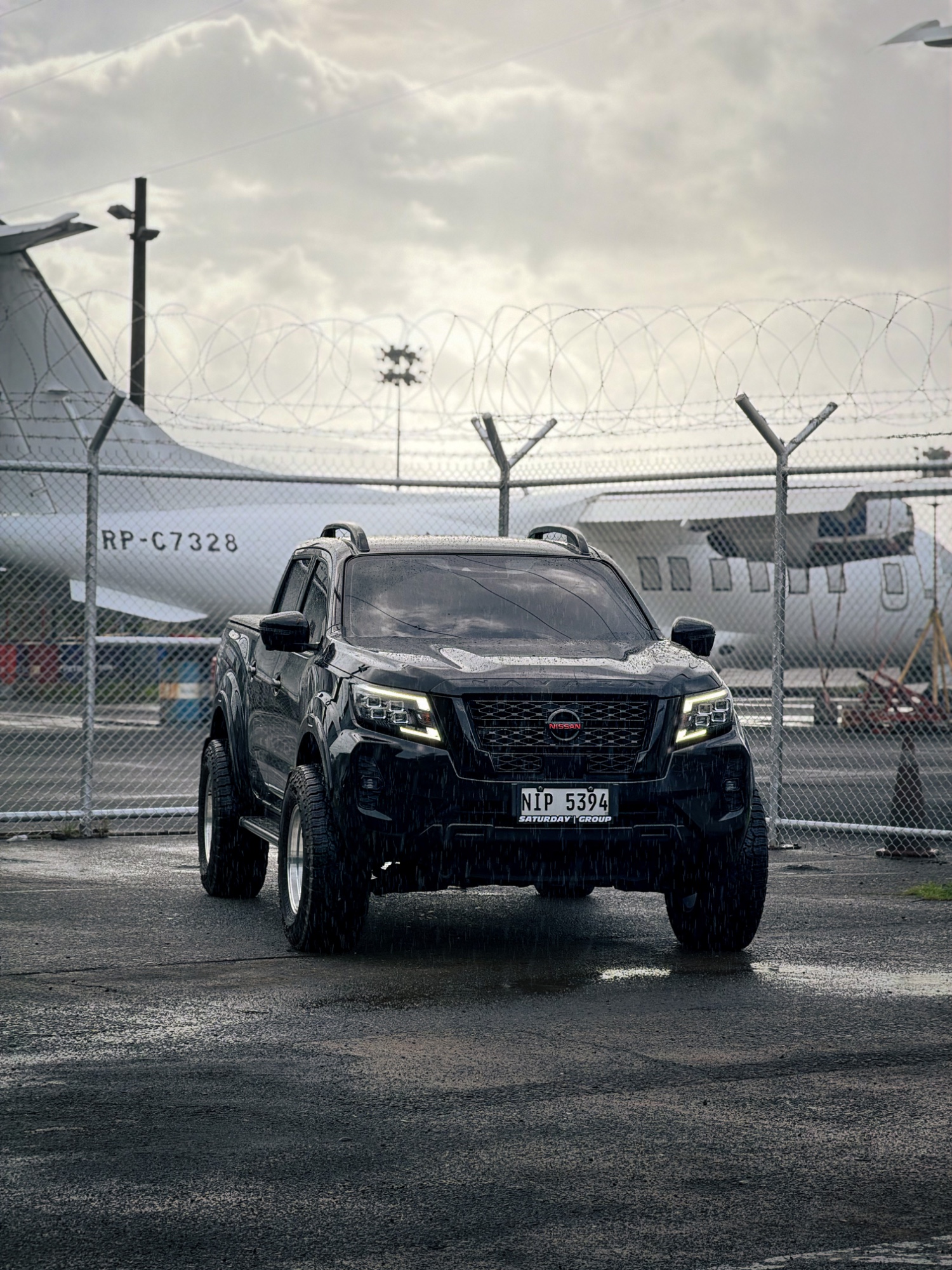 dark.4x_ Nissan Navara thumbnail