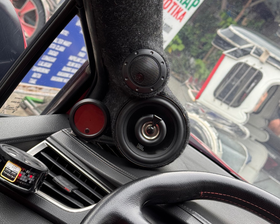 Pillar speaker pods