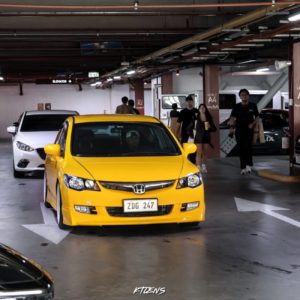 Yelly Honda Civic thumbnail
