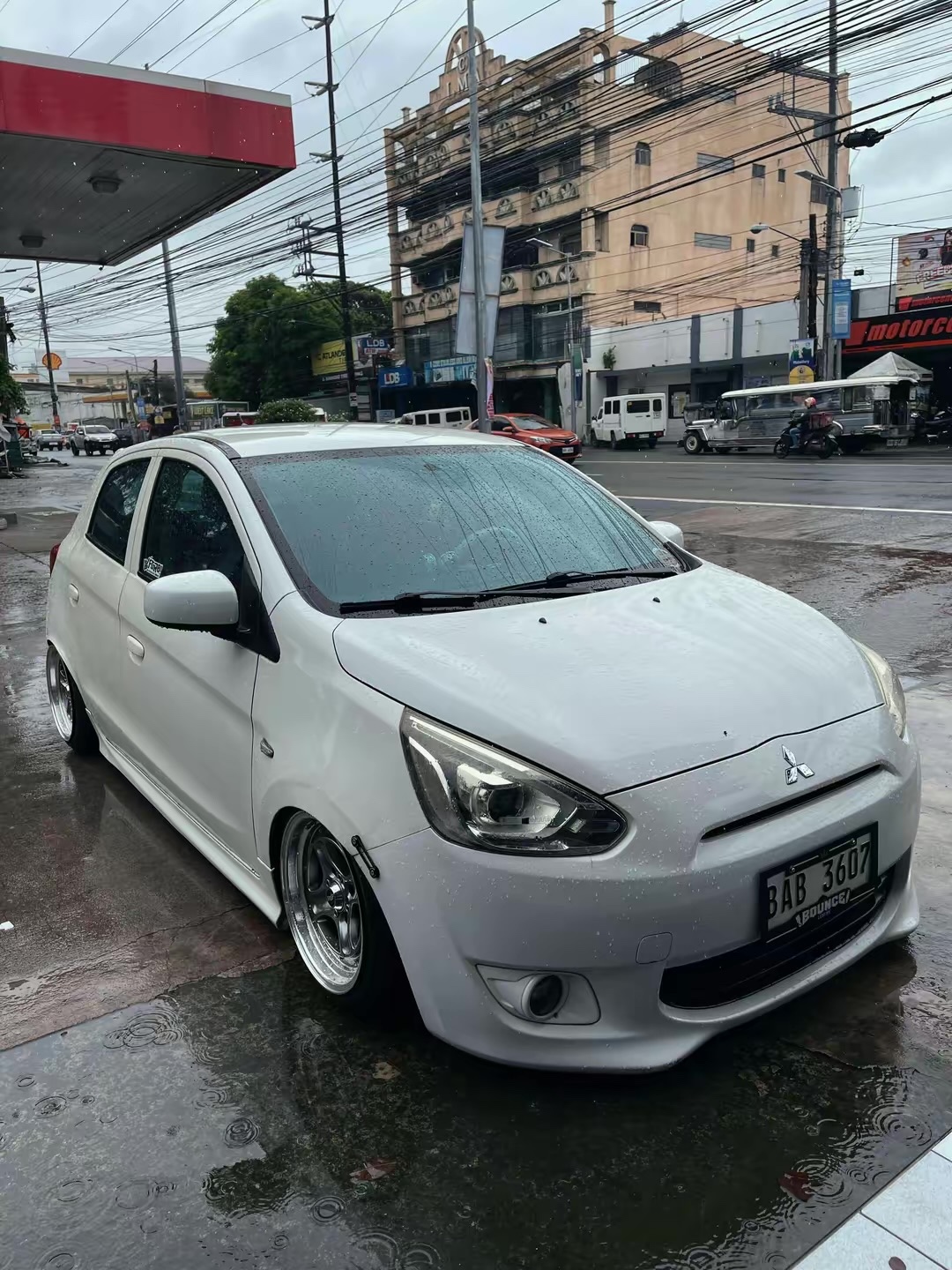 Mitsubishi Mirage thumbnail