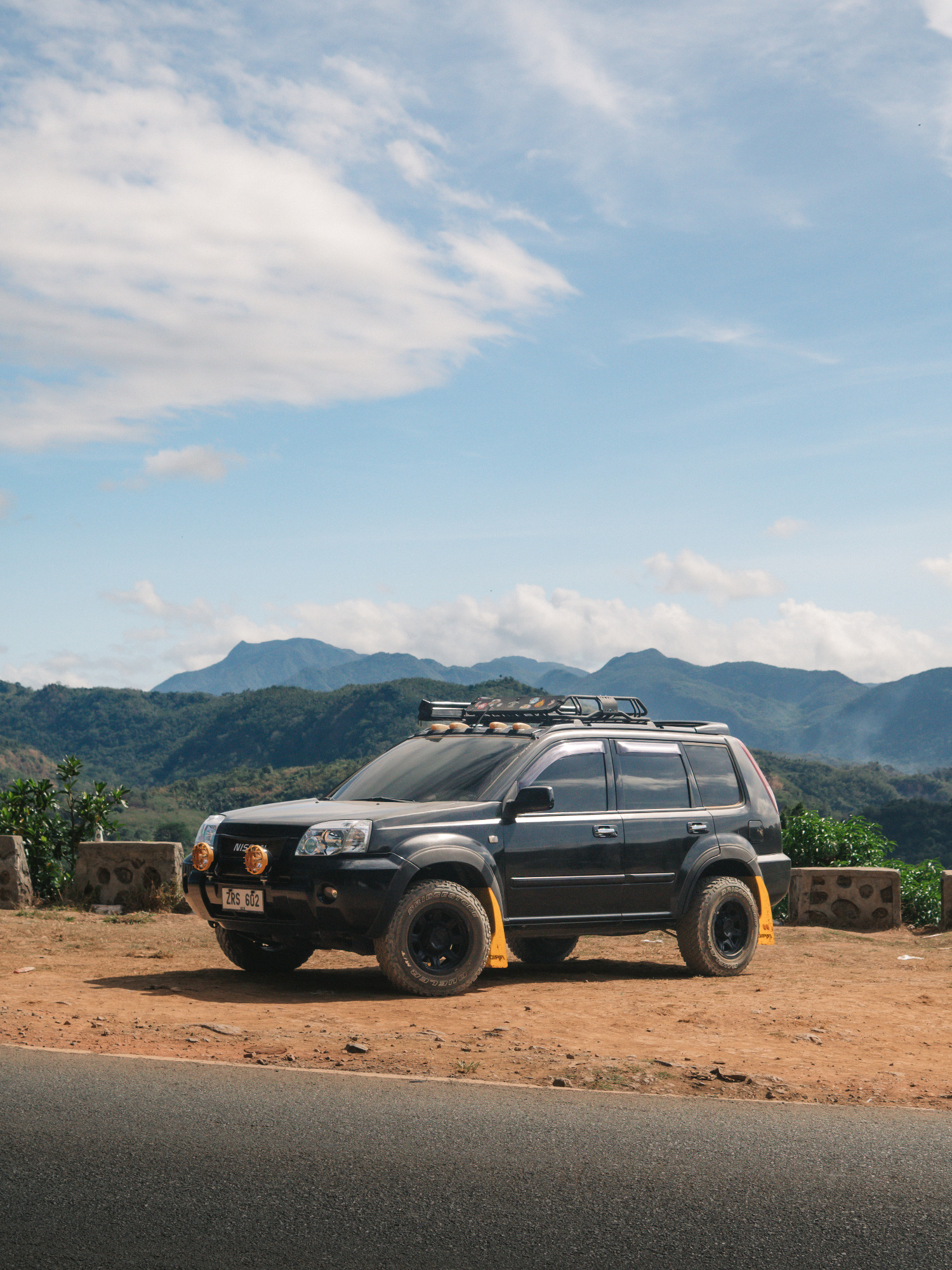 kiiroitoreiru Nissan X-Trail thumbnail