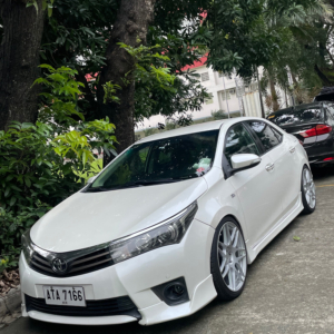 Pearly Toyota Corolla Altis thumbnail