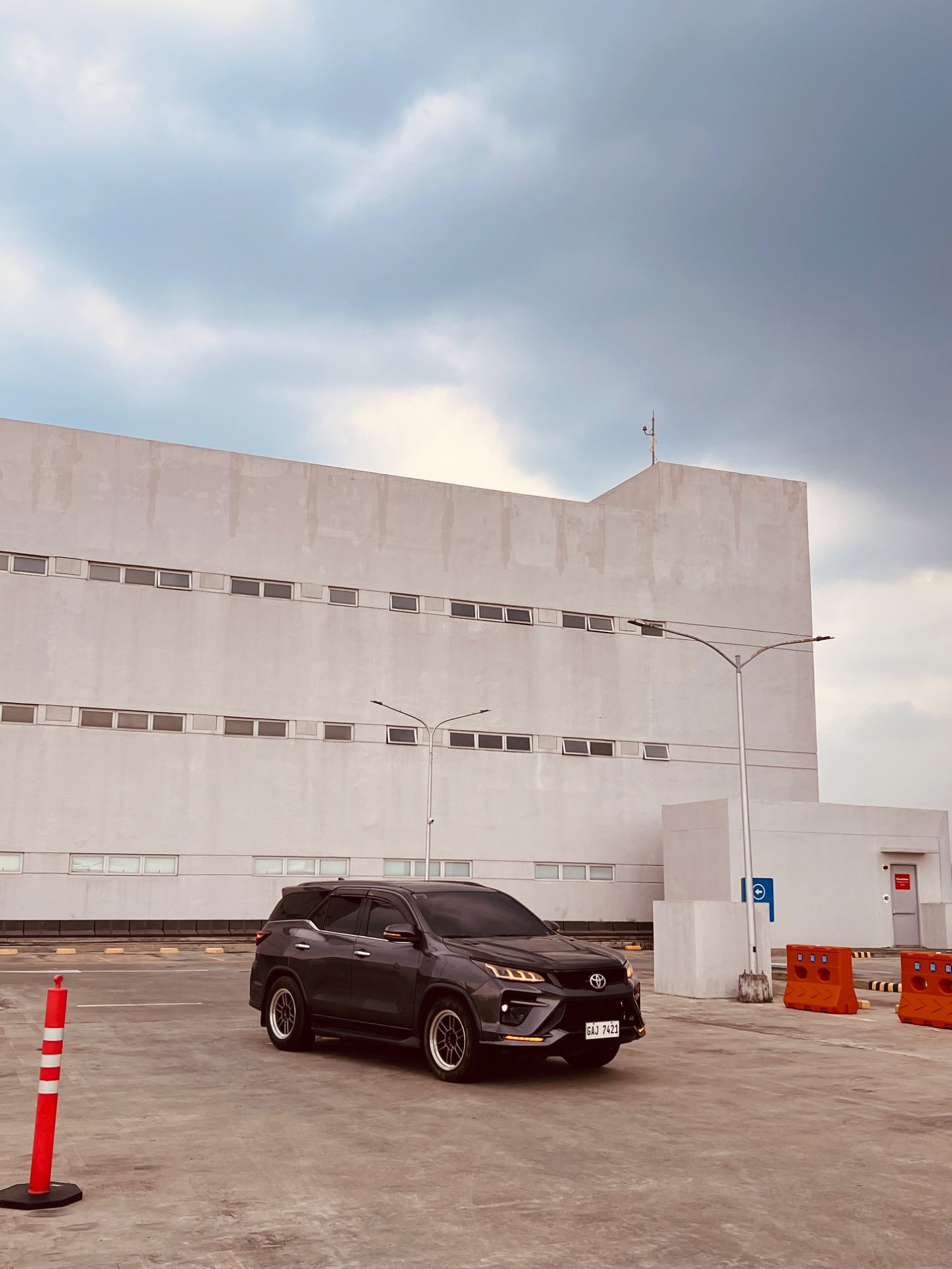Drag d Toyota Fortuner thumbnail