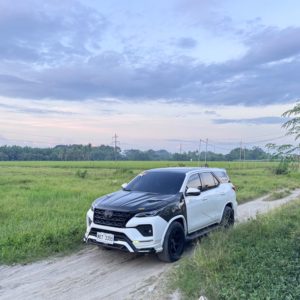 Toyota Fortuner thumbnail