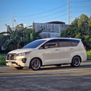 Sleek Toyota Innova thumbnail