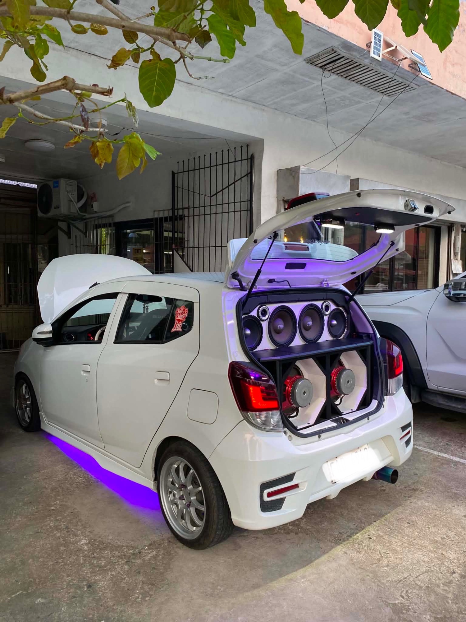 Toyota Wigo thumbnail