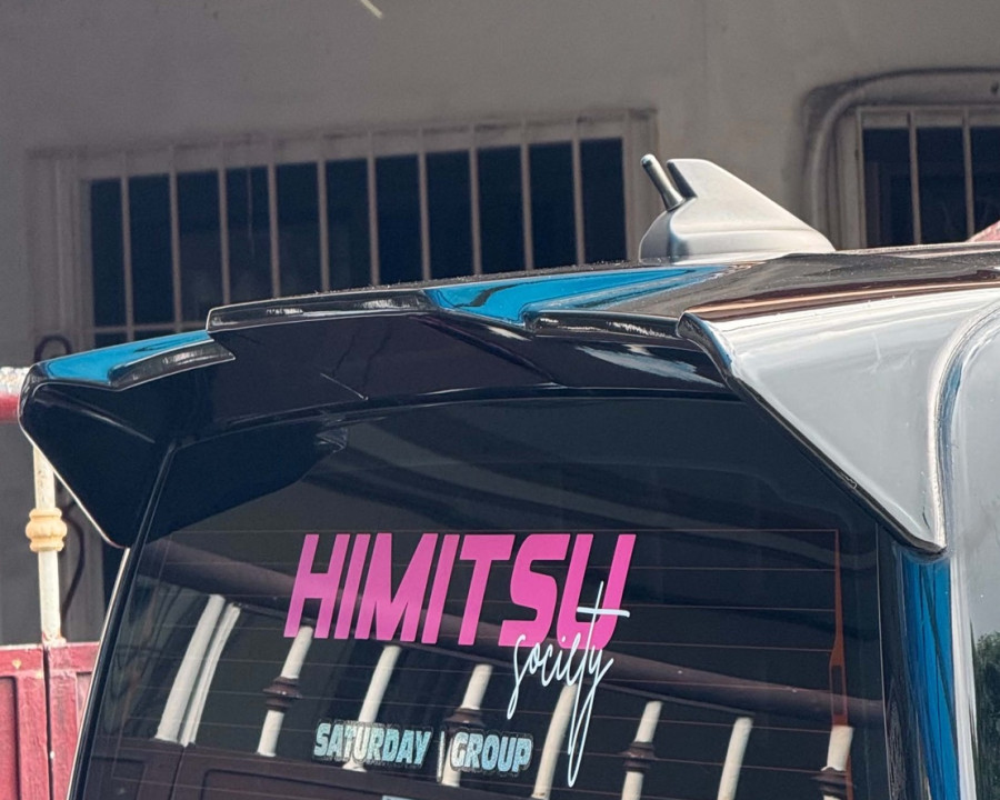 Roof spoiler